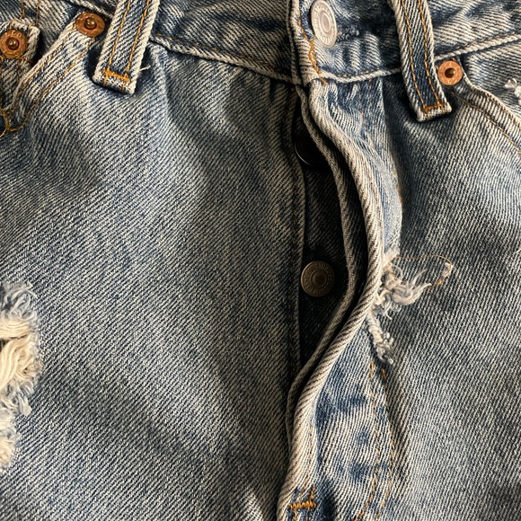 Vintage Levi’s 501 button fly cut off distressed high waist jean shorts - Picture 2 of 8